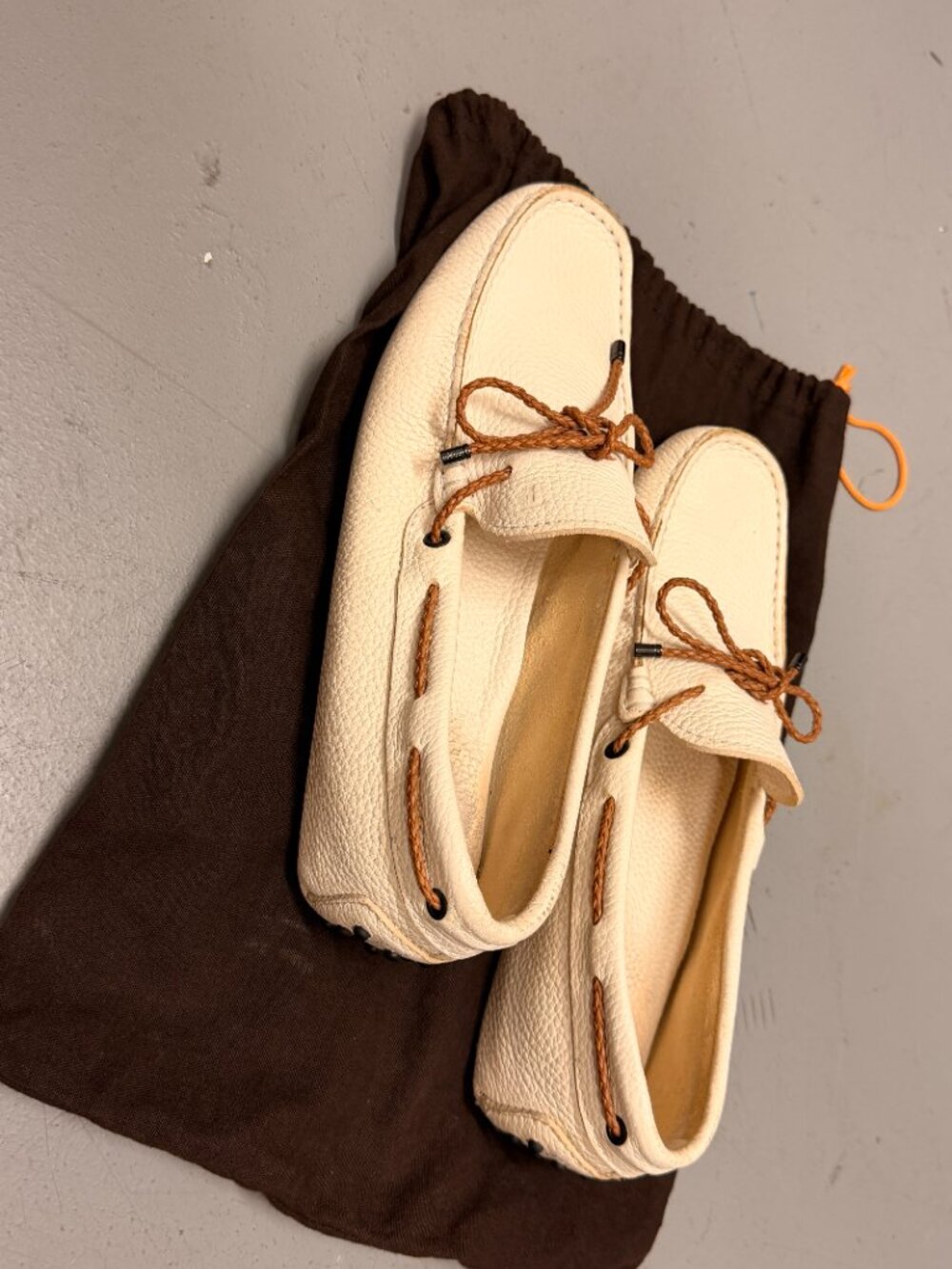 Tod's Gommino Drivers/Loafers, White Leather w/ Tan Laces, Men's 8 - Picture 3 of 6